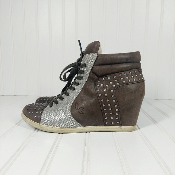 KOOLABURRA UGG Tan Leather Studded Wedge Sneakers Booties E511 - Picture 2 of 14